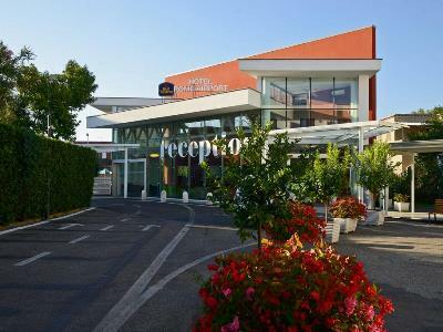 Best Western Rome Airport Hotel 4*
